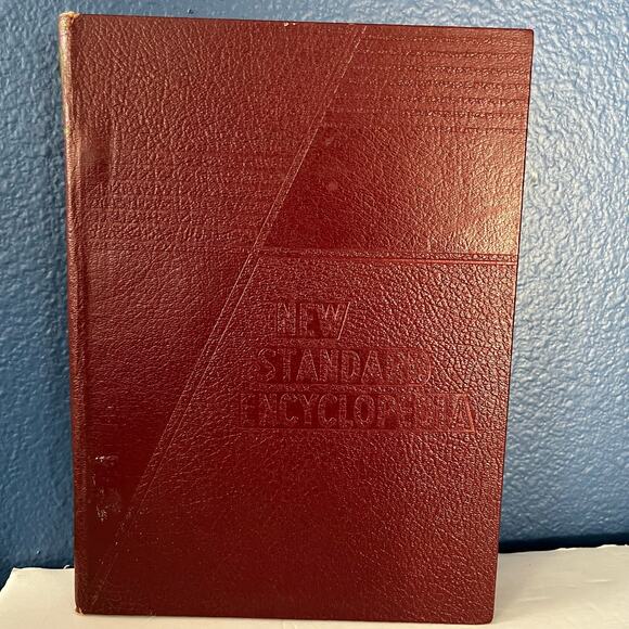 Vintage New Standard Encyclopedia 1962 Book - Picture 2 of 7